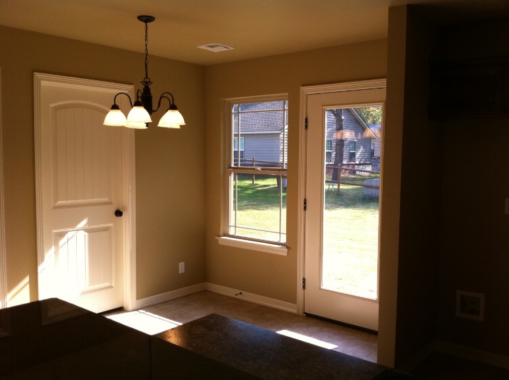 Spacious Breakfast Nook